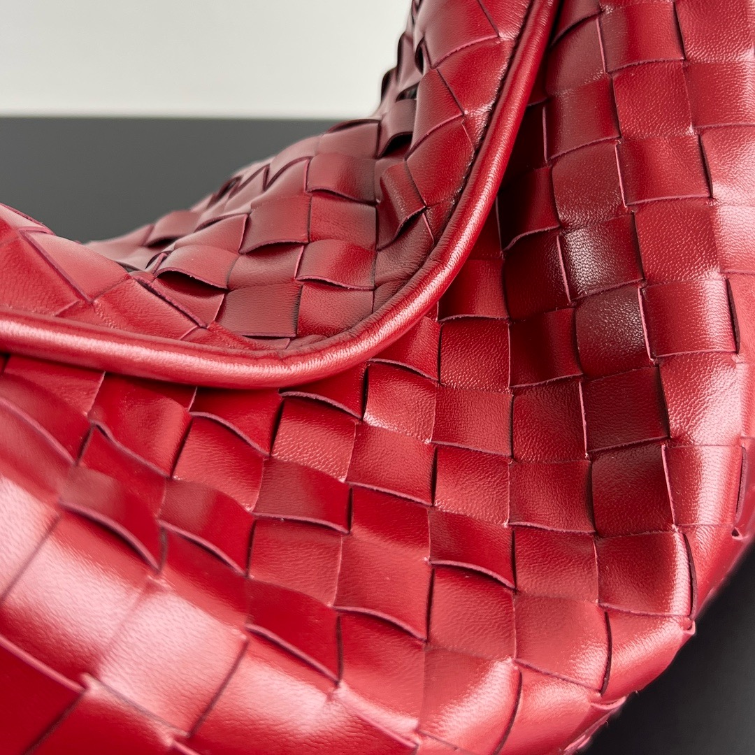 Bottega Veneta Hop Shoulder bag with Intrecciato craftsmanship in calf leather 796262 Sapele