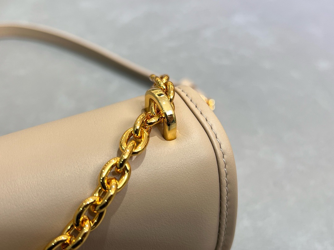 Dior Oblique Jacquard and Natural Smooth Calfskin 30 Montaigne East-West Bag with Chain M9334UDDS