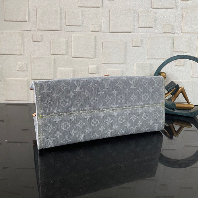 Louis Vuitton OnTheGo MM M13189 Washed Gray
