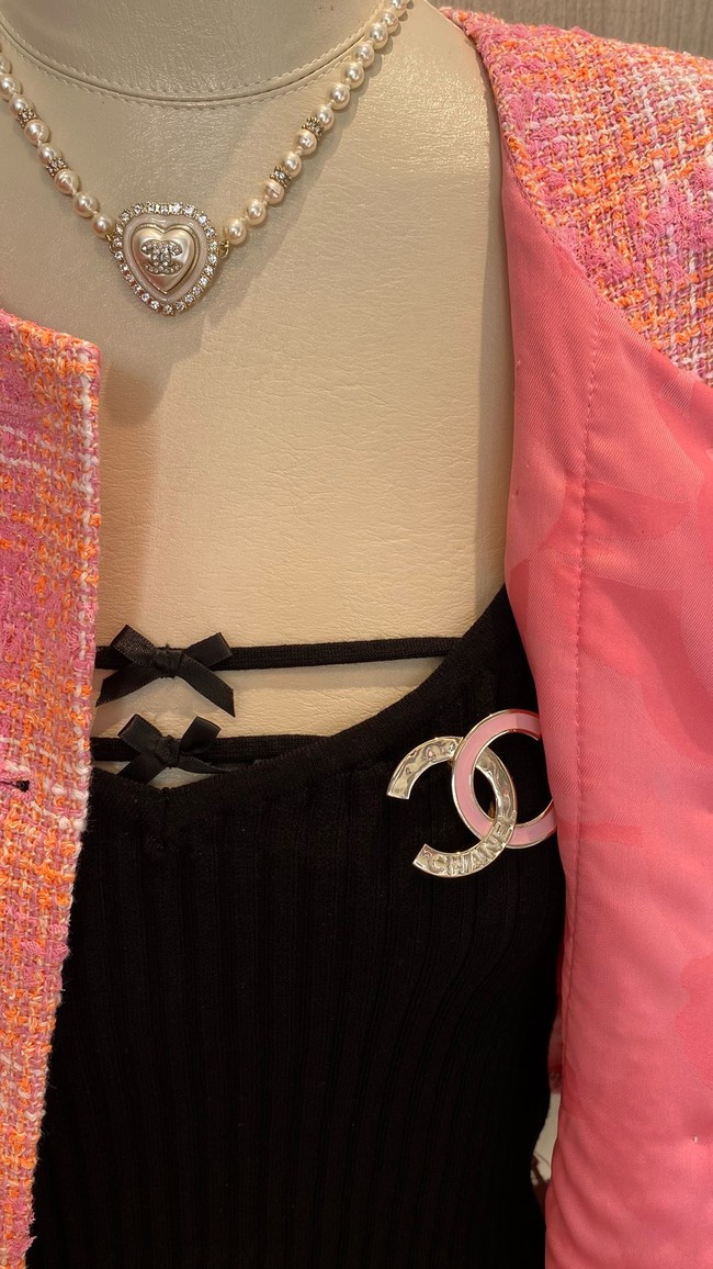 Chanel brooch CE16738