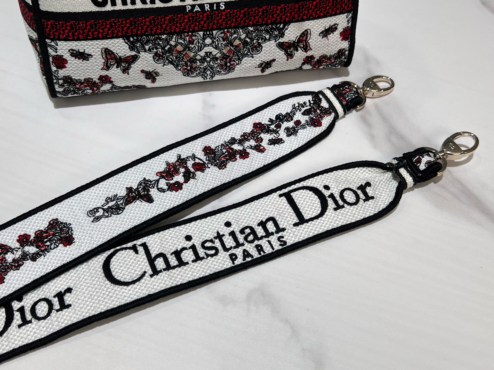 Dior Medium Lady D-Lite Bag Embroidery M0565OECZ-21