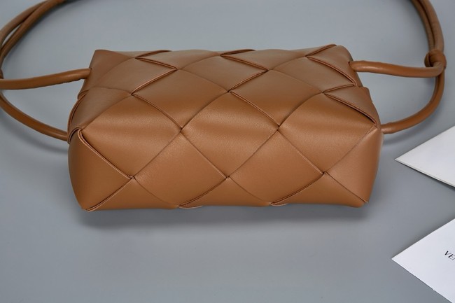 Bottega Veneta Intrecciato Concert Pouch D794258 brown