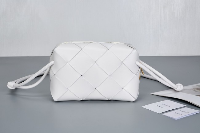 Bottega Veneta Intrecciato Concert Pouch D794258 white