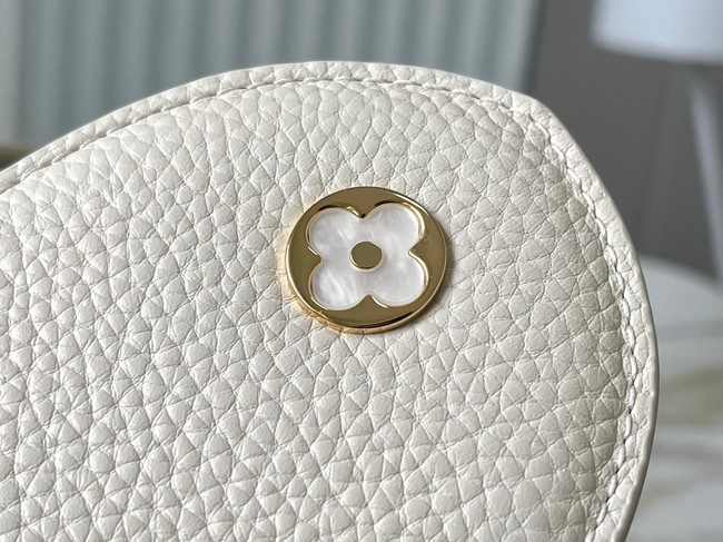 Louis Vuitton Capucines MM M23331 Off-white