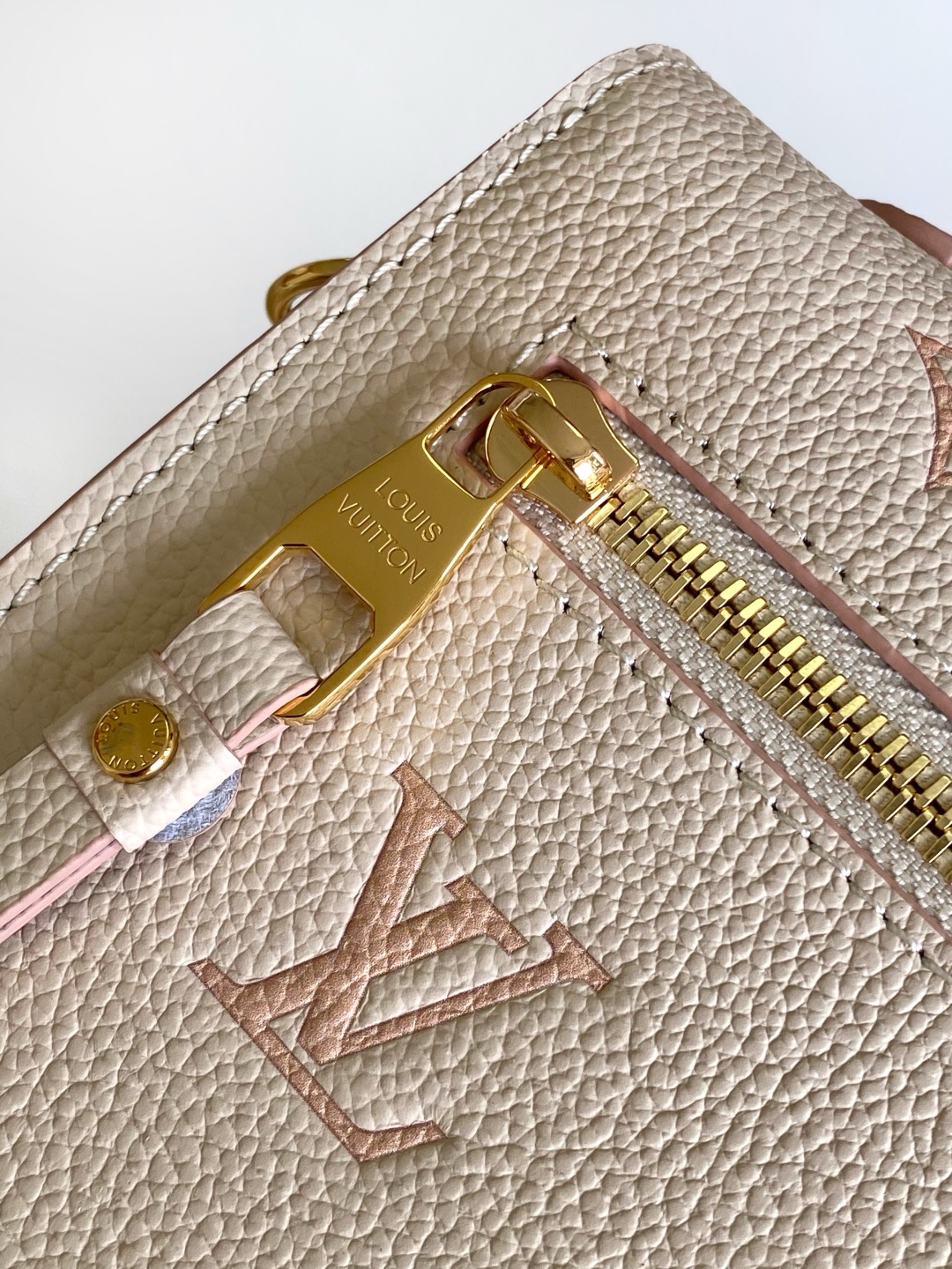 Louis Vuitton NEW Pochette Metis M14977 Eden