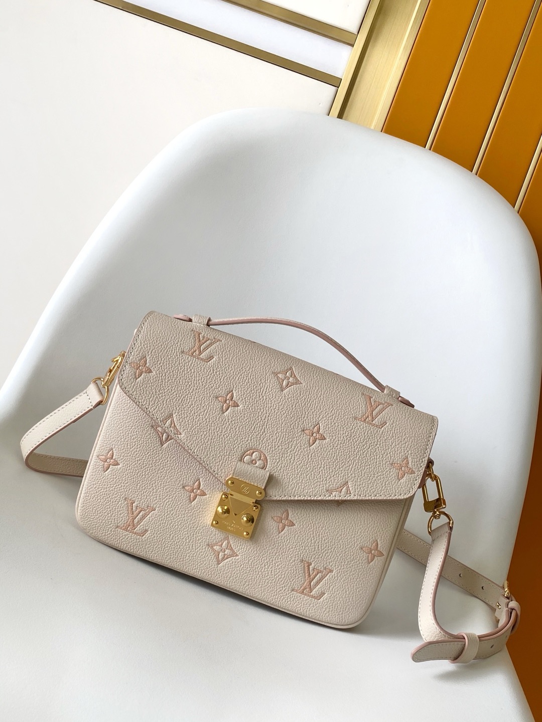 Louis Vuitton NEW Pochette Metis M14977 Eden