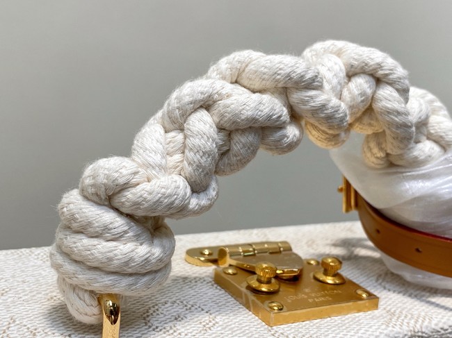 Louis Vuitton Handle Trunk M14440