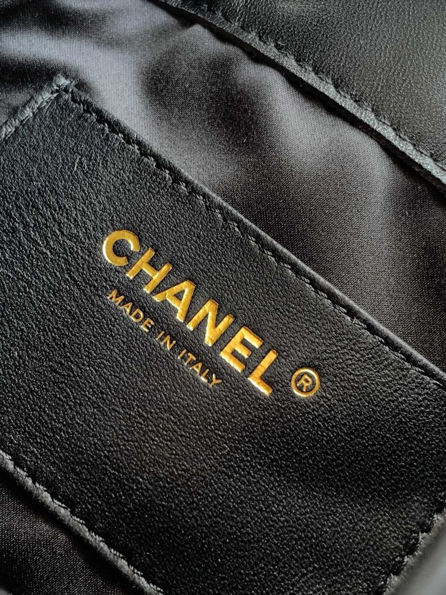 CHANEL 25 MINI HANDBAG Woolen tweed AS5631 black