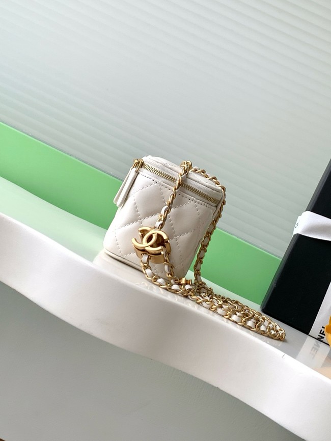 CHANEL Lambskin Small Vanity with Chain AP3941 white