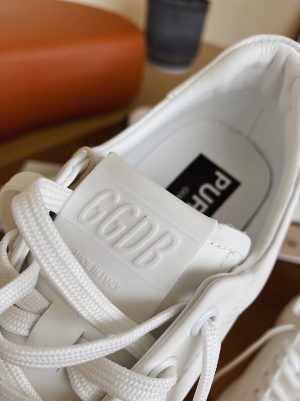 GOLDEN GOOSE DELUXE BRAND Flat shoes 45016-3