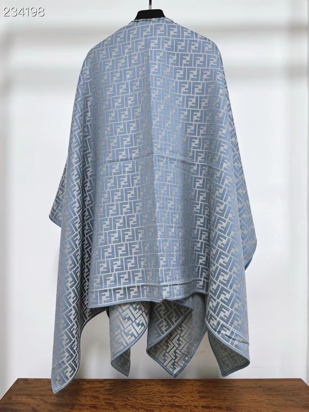 Fendi Cape Double-sided cashmere FDC35909