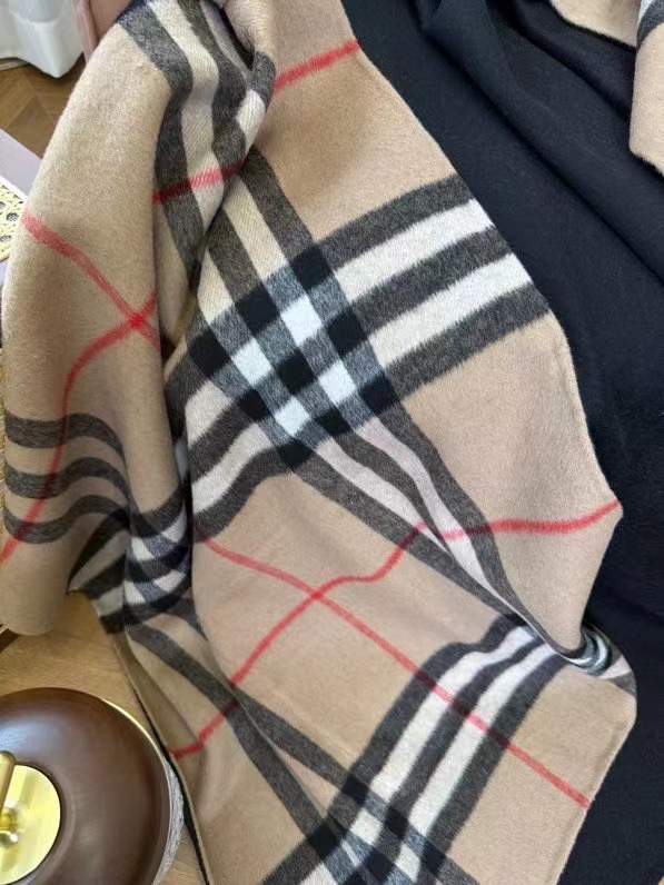 Burberry Cape Double-sided cashmere GG35927