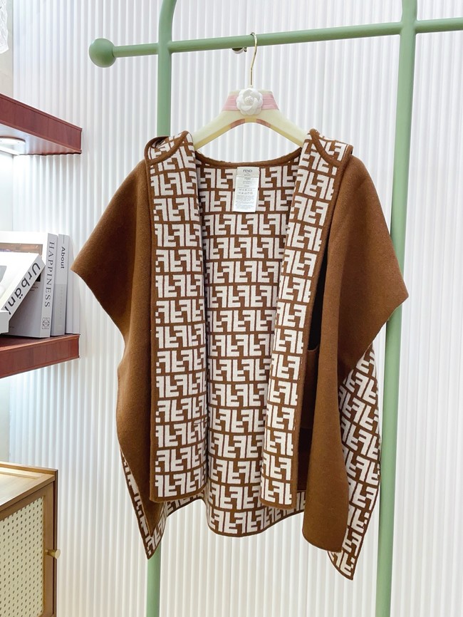 Fendi Cashmere cape FXX724