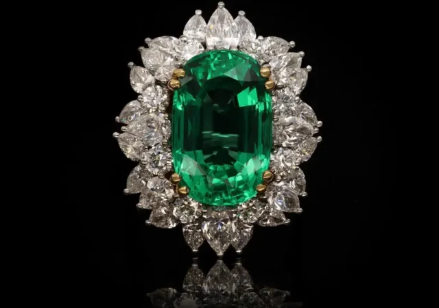 featured image for post: This Emerald Cocktail Ring Is Peak 1970s Glamour