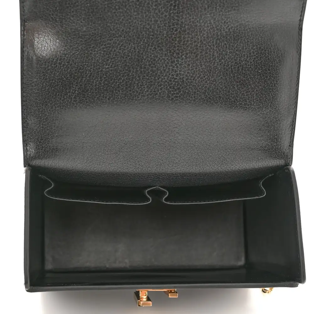 Hermes Cinhetic Boxy Top Handle Bag in Chevre Chamkila Black Interior pockets(1)