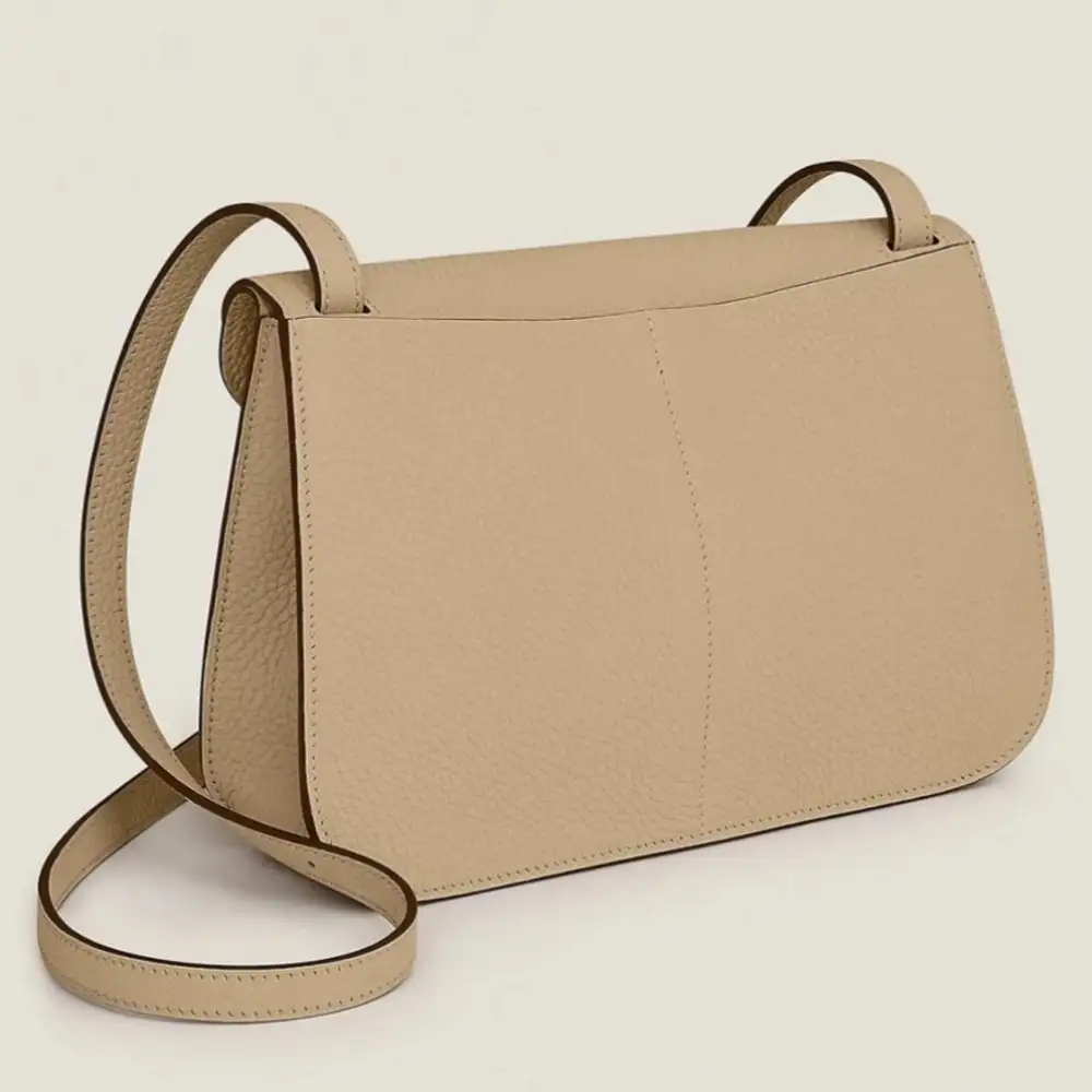 Hermès Halzan 25 bag in Clemence Trench Interior pockets 3