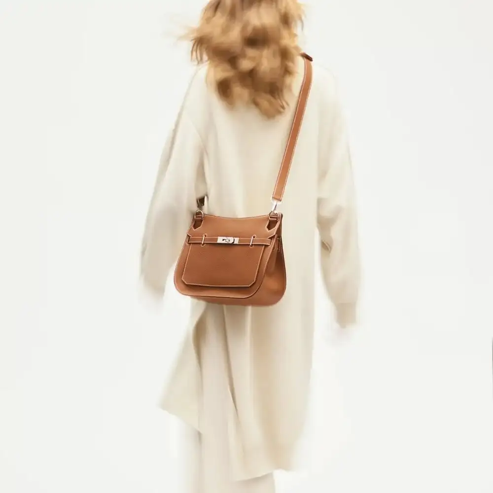 Hermes Jypsiere 28 Bag Model Model shots 2