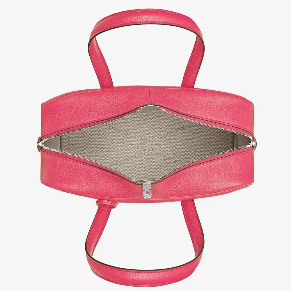 Hermes Victoria II Fourre Tout 35 bag in Clemence Rose Azalée Interior pockets