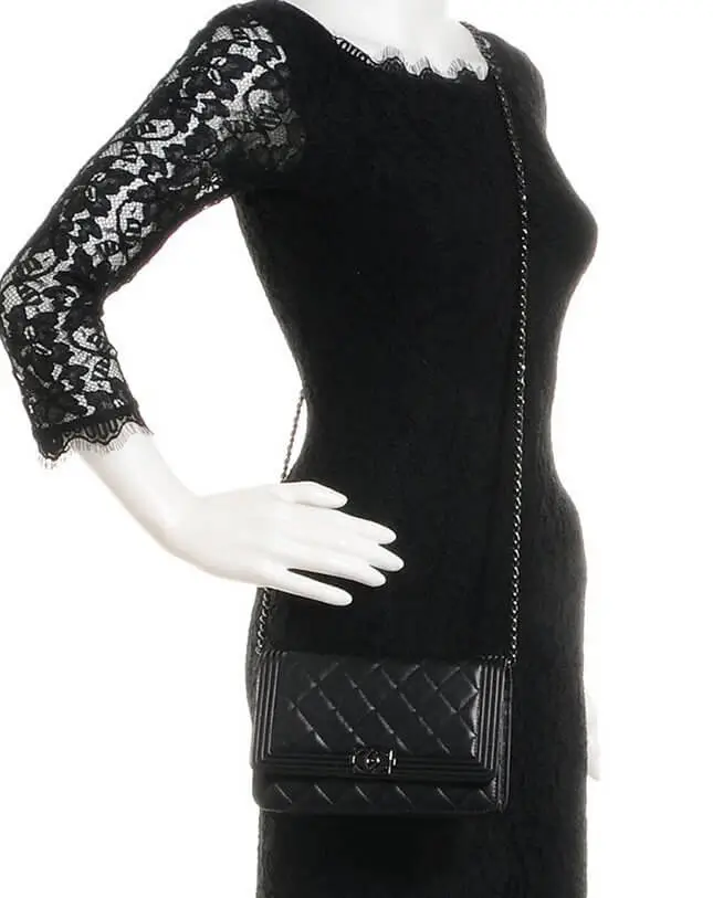 Chanel Boy Wallet On Chain model