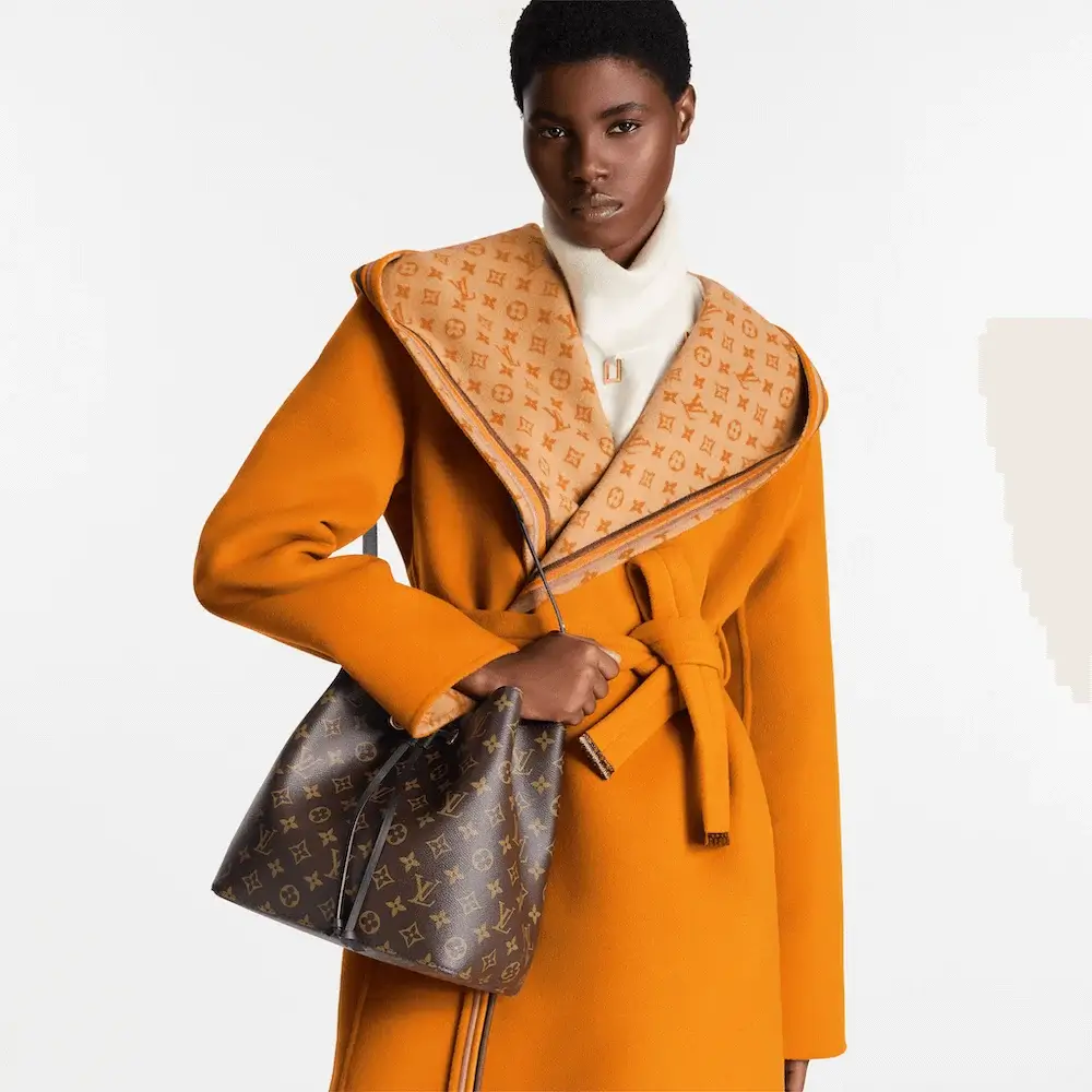 Louis Vuitton Néonoé MM Monogram Canvas Bag Model Shots 1