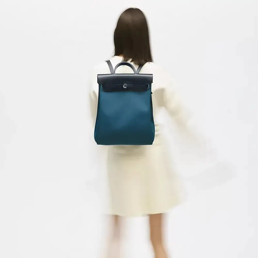 Hermes Herbag A Dos Zip Retourne Backpack in Militaire canvas and Hunter cowhide Model shots 2