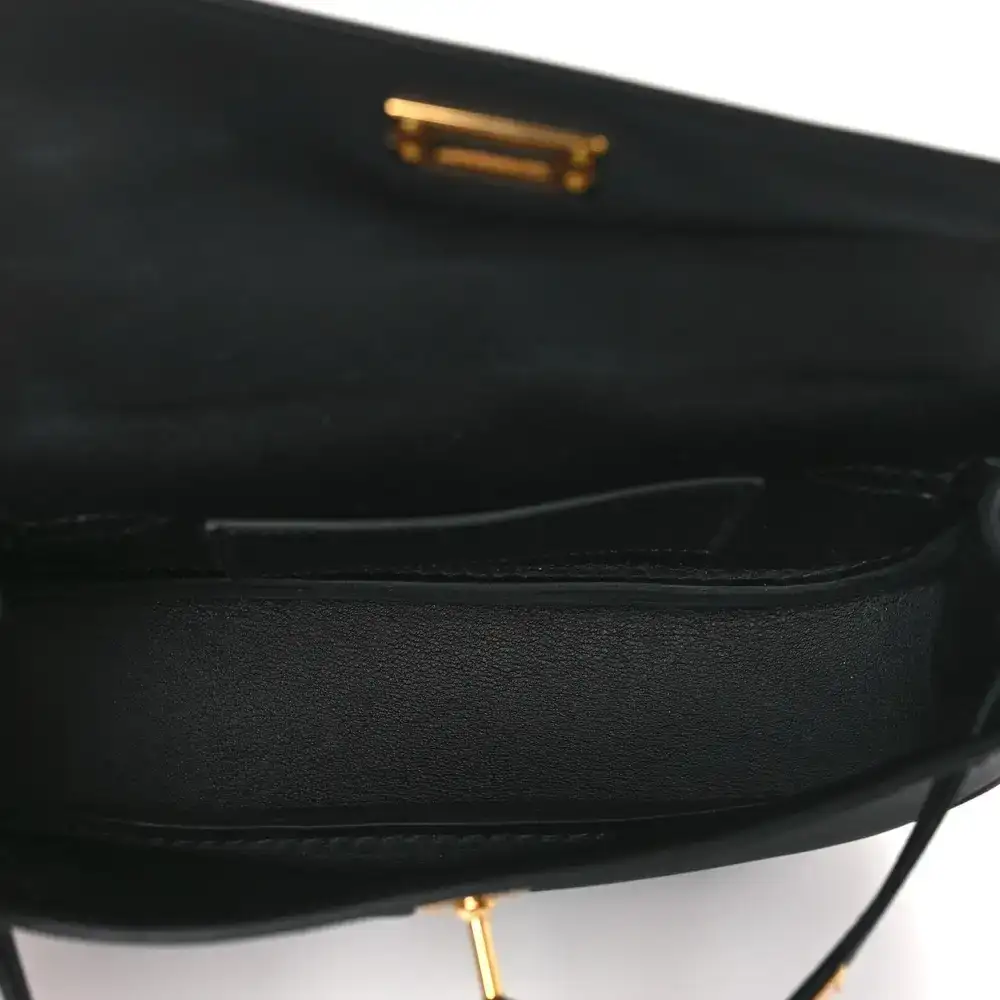 Hermes Kelly Moove Bag in Swift Interior pockets