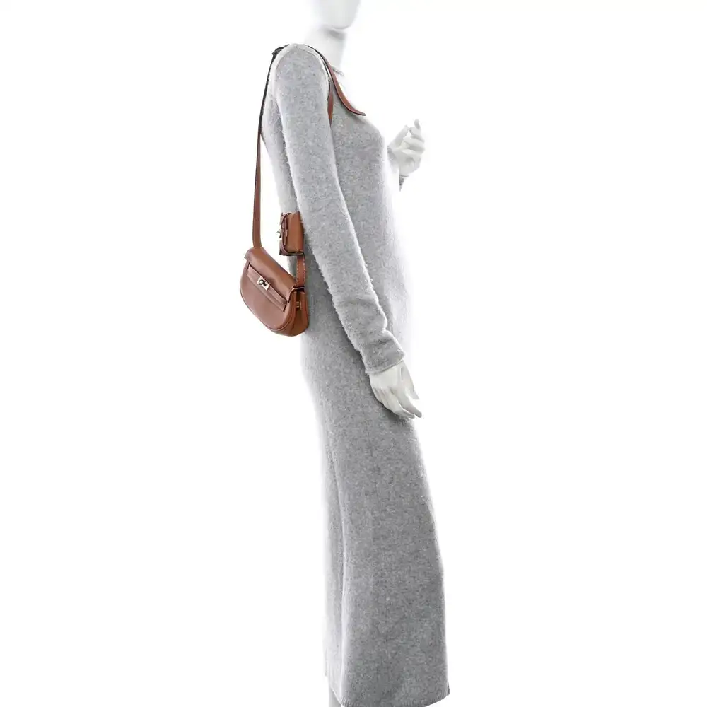 Hermes Kelly Moove Bag in Swift Model shots