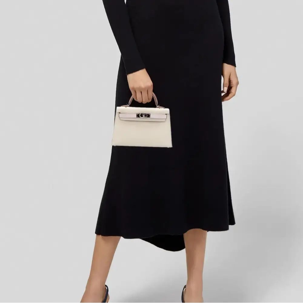 Hermes Mini Kelly II Sellier Bag in Epsom Model shots 2