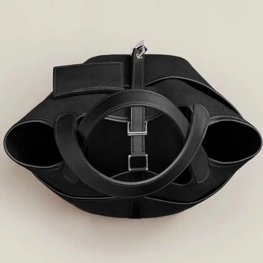 Hermes Picotin Lock 18 Pocket Bag in Goeland Canvas and Swift Interior pockets