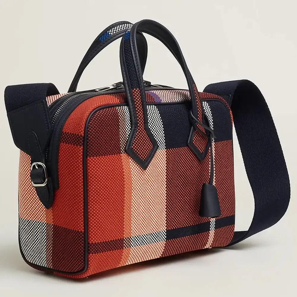 Hermes Victoria III Fourre tout 35 Bag in Canvas Swift Interior pockets 3