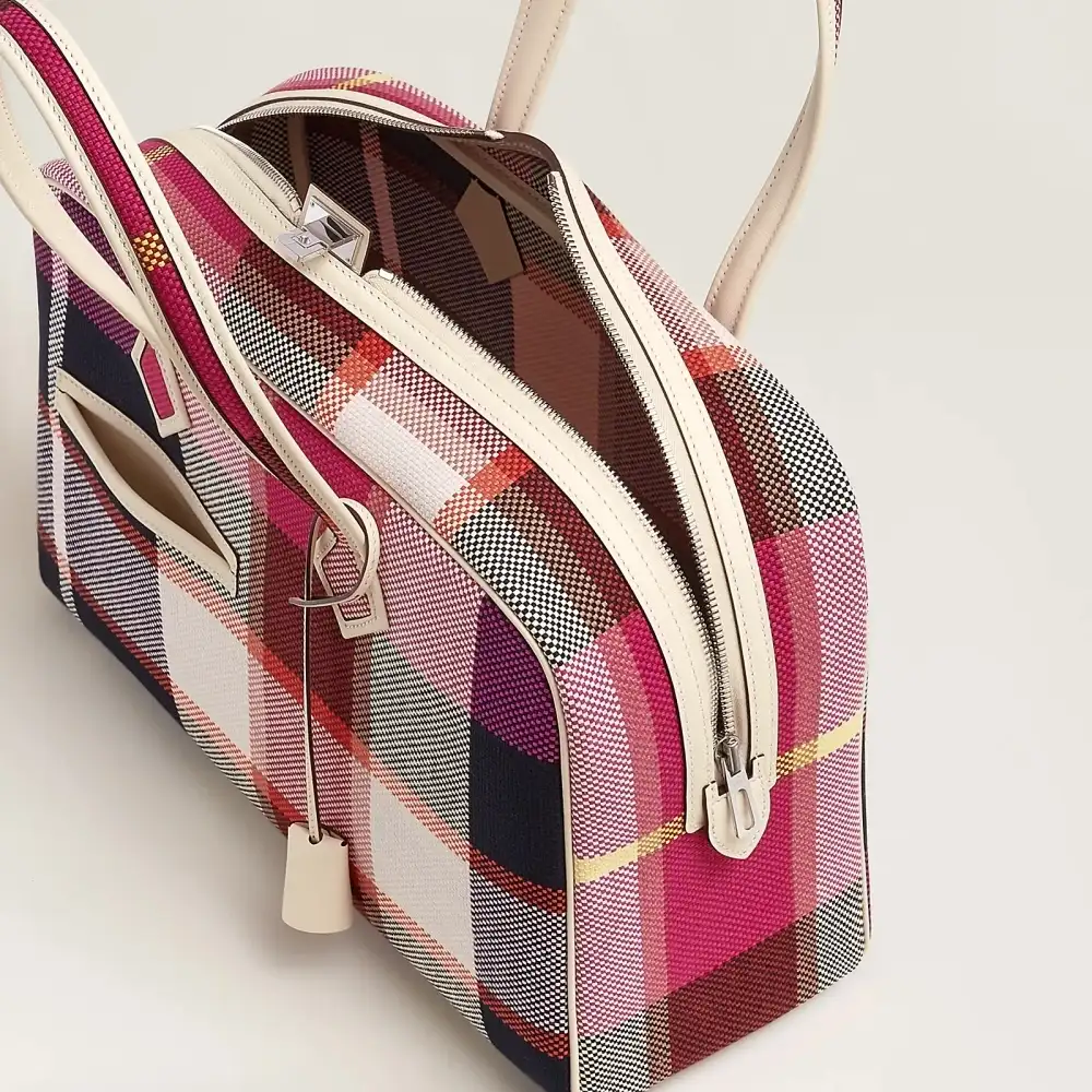 Hermes Victoria III Fourre tout 35 Bag in Canvas Swift Interior pockets