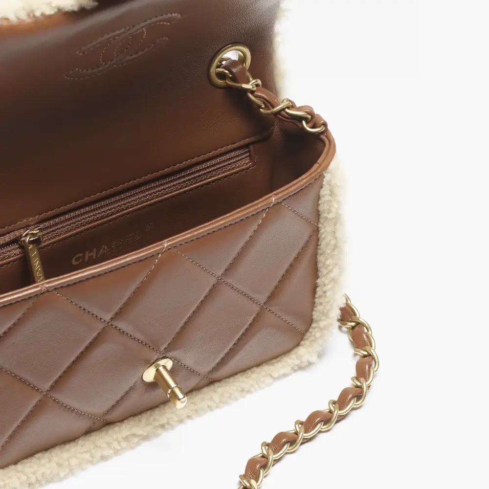 chanel medium flap bag shearling