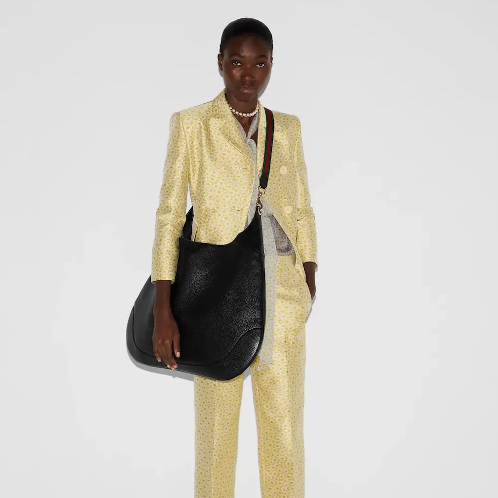 Gucci B maxi shoulder bag Black soft grainy leather model shoulder carry