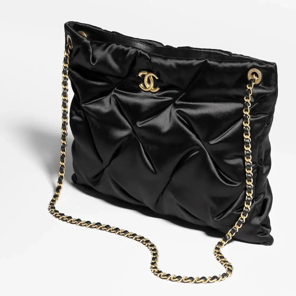 Chanel large pouch bag satin gold tone metal AS5623B2117694305