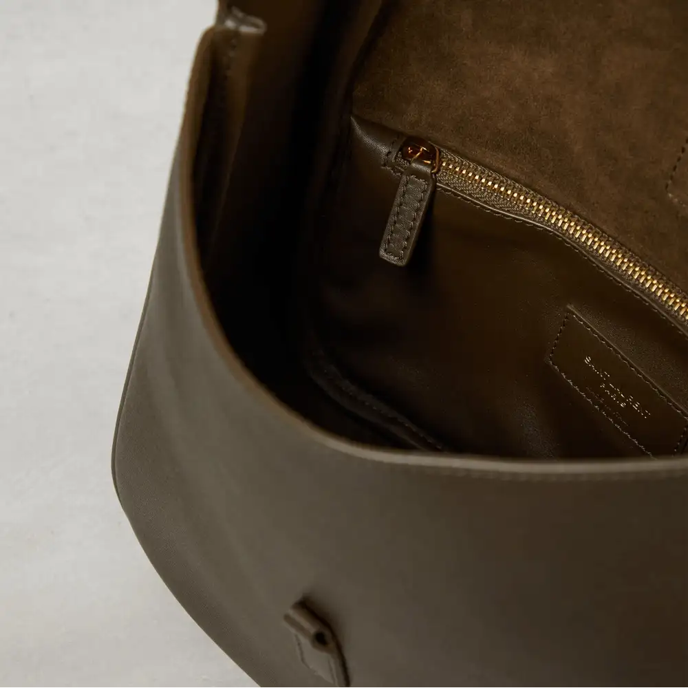 Saint Laurent Le 5 À 7 Supple Large In Grained Leather Black Interior pockets