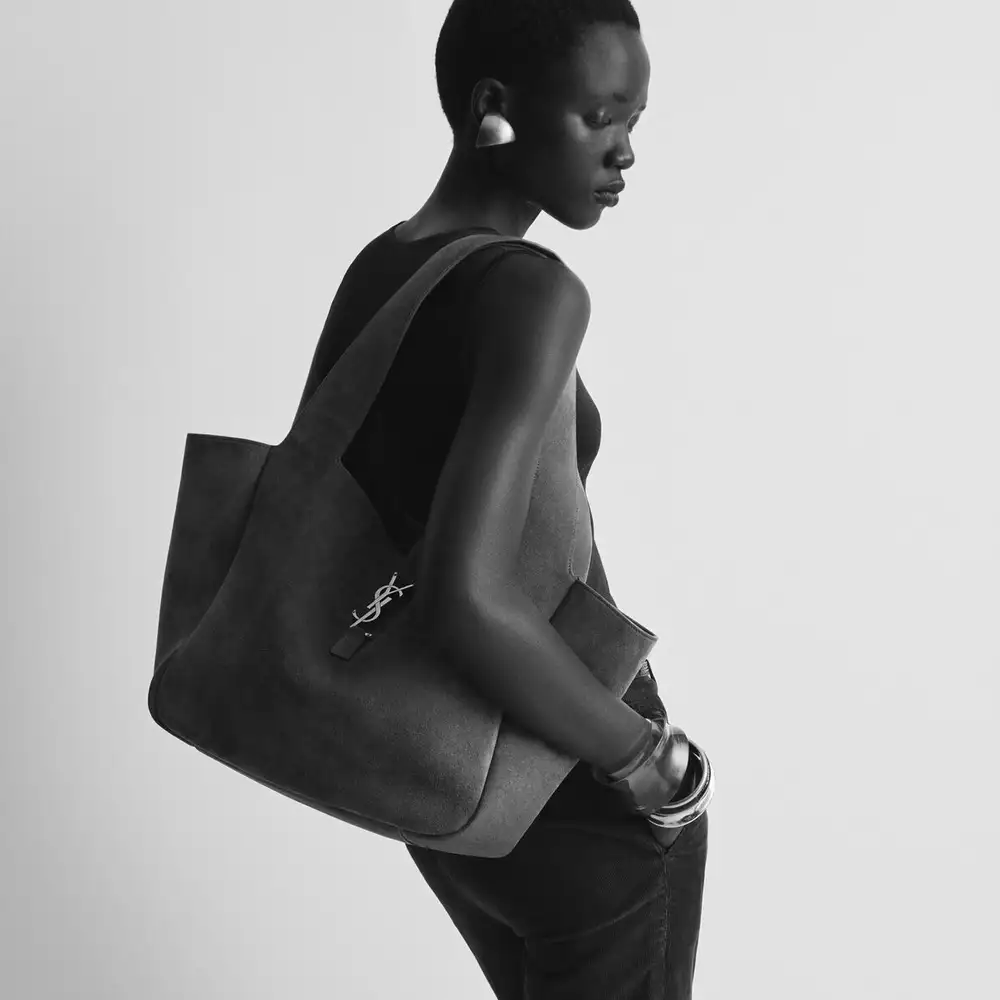 Saint Laurent Le 5 a 7 Bea Tote Model Shoulder Carry