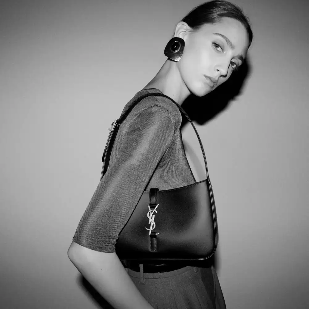 Saint Laurent Le 5 a 7 Small Shoulder Bag Model Hand Carry