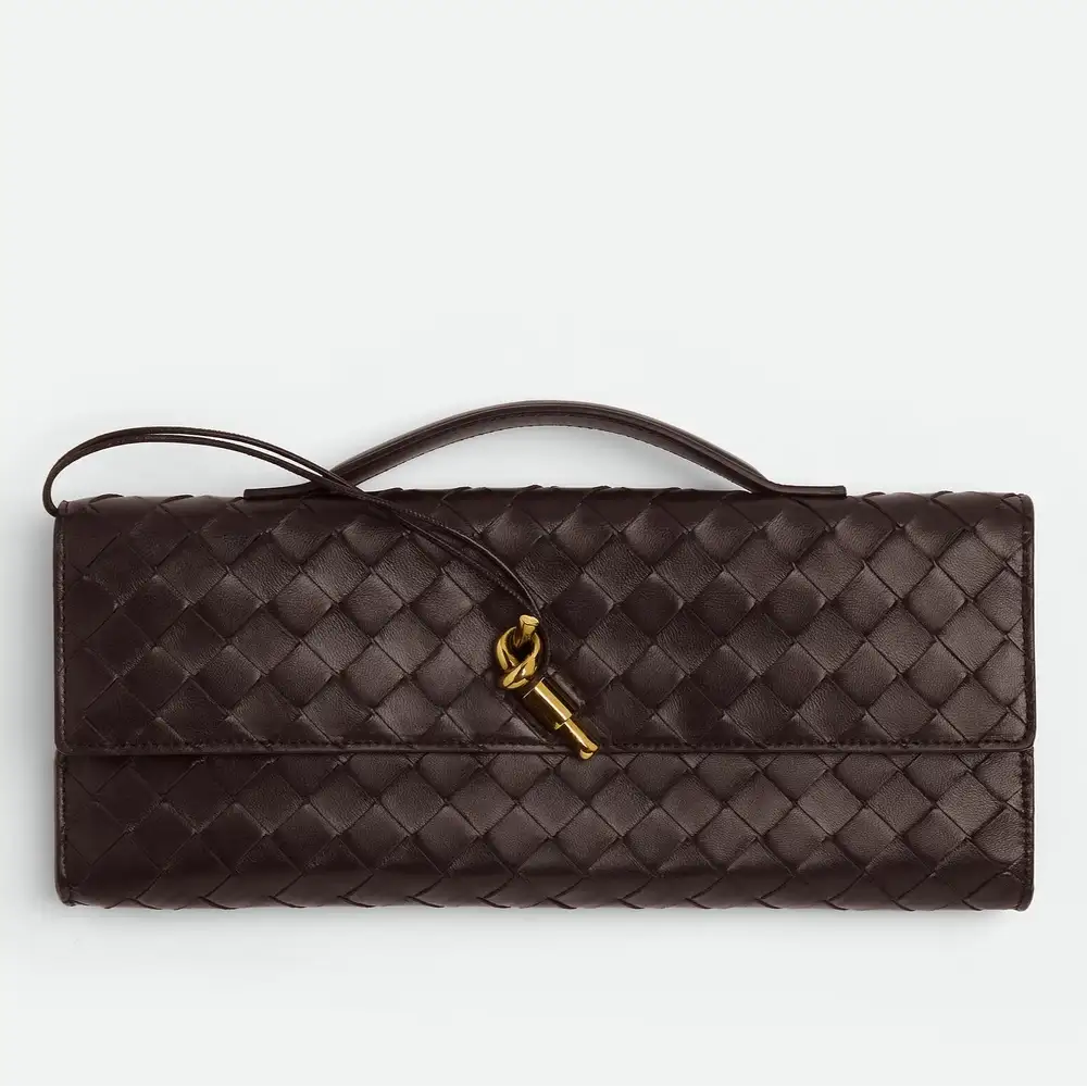 Bottega Veneta Andiamo Clutch Fondant