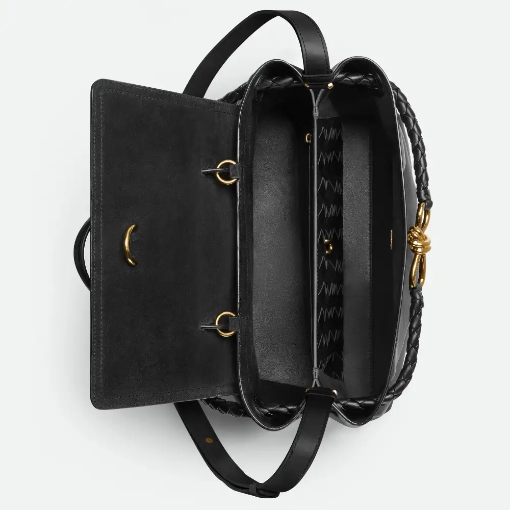 Bottega Veneta Ciao Ciao Medium Bag Interior pockets