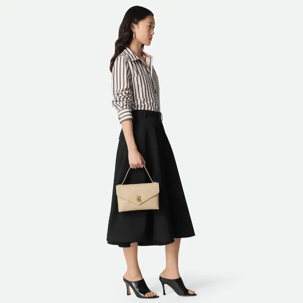 Bottega Veneta Knot Lock Bag Model Hand Carry