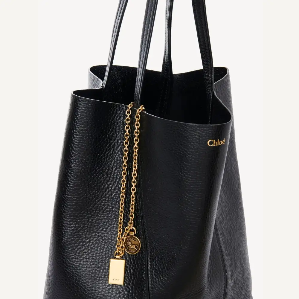 Chloé Spin Tote Bag In Grained Leather Black Interior pockets 2