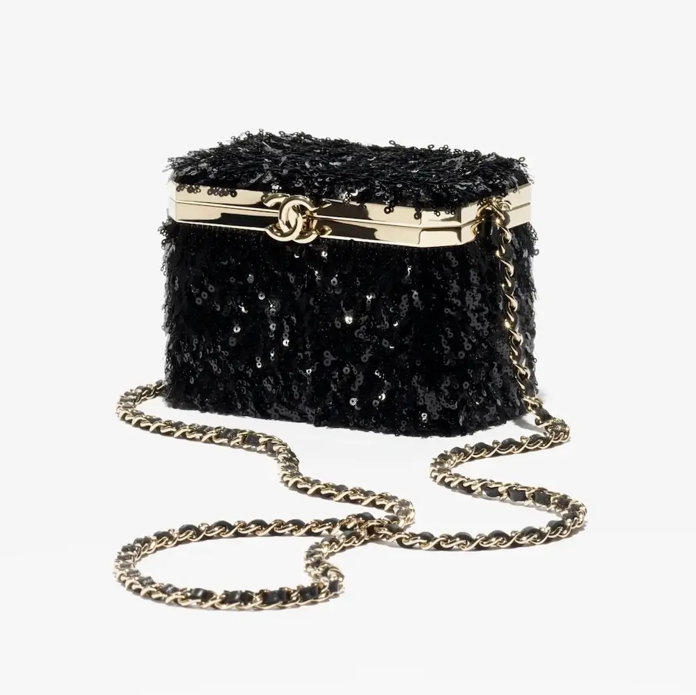 chanel vanity with chain sequins gold tone metal AP4929B2310394305