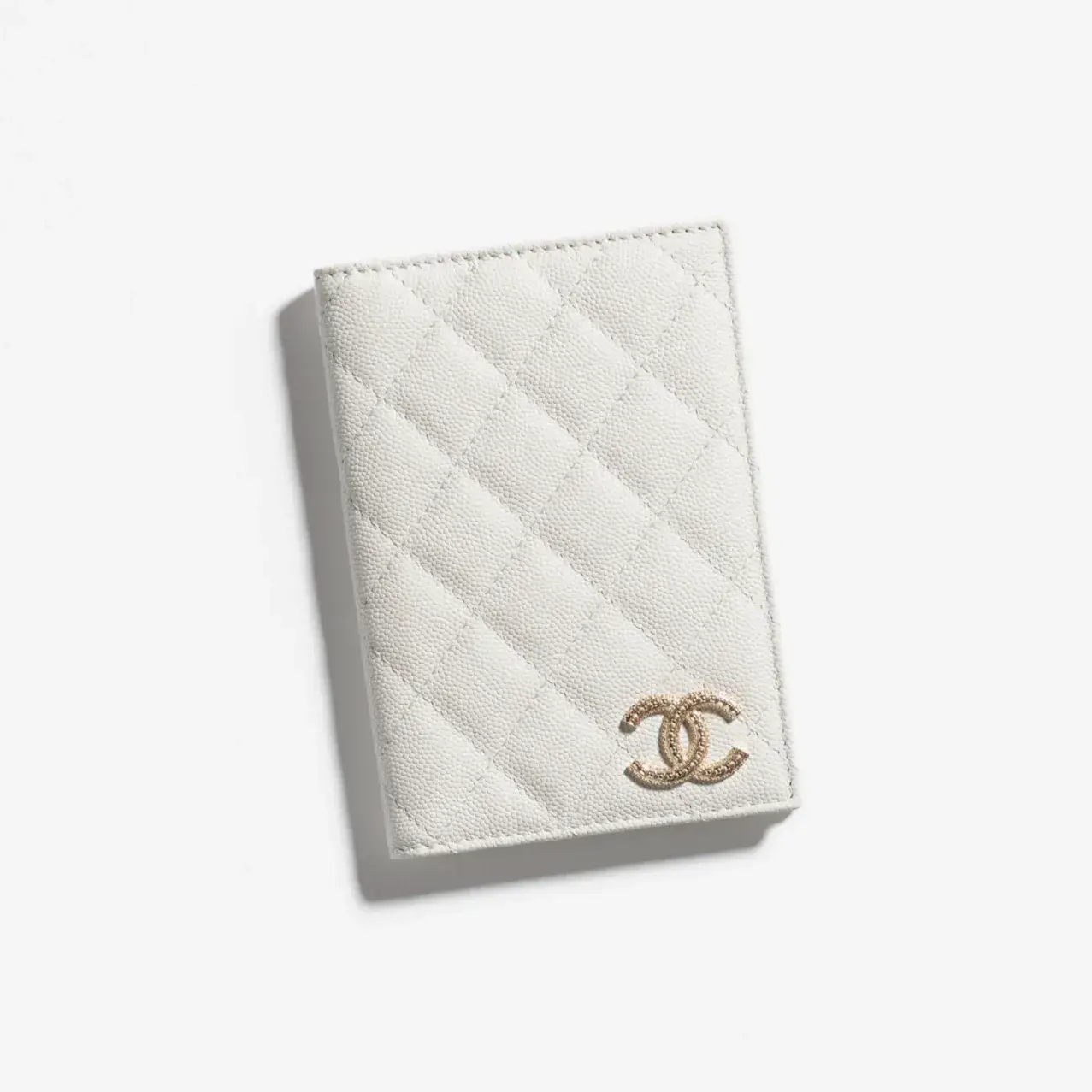 Chanel passport holder grained shiny calfskin gold tone metal AP4718B20637U1117