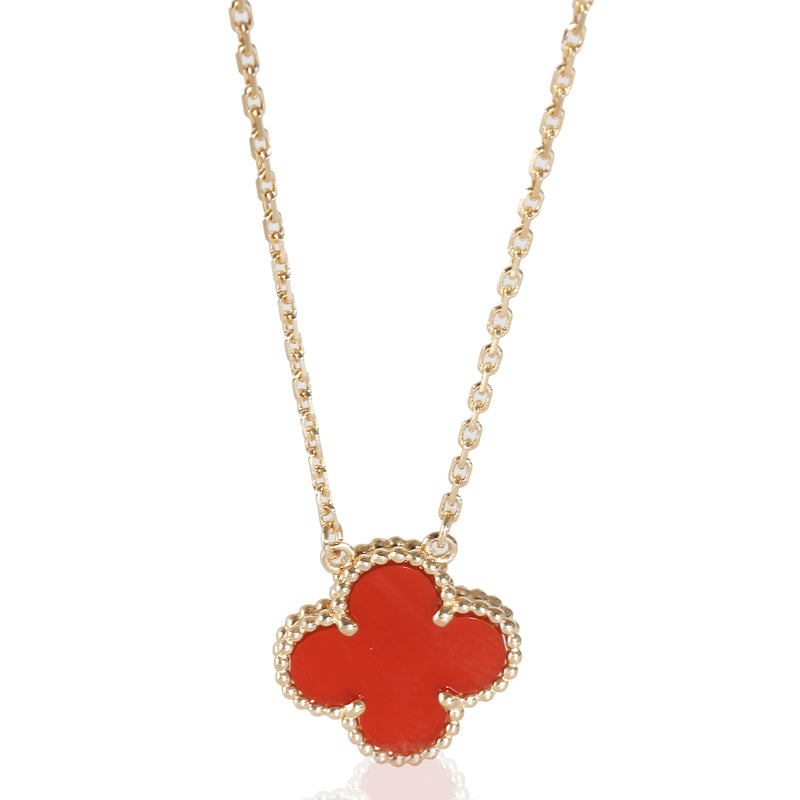 Alhambra Carnelian Pendant in 18k Yellow Gold